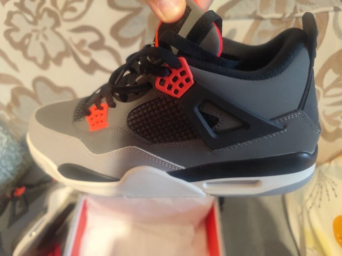 Air Jordan 4 Retro
