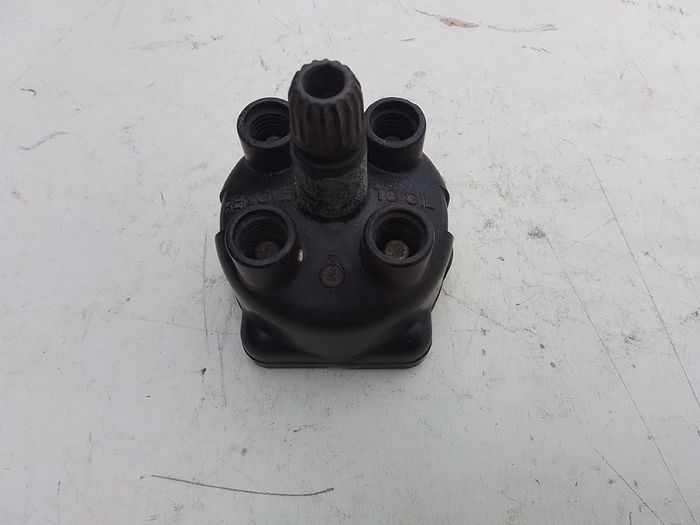 Old Type Distributor D2A 40402H.