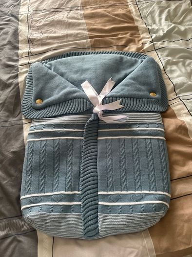 Knitted baby blanket wrap with hood