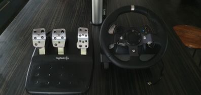 Logitech G920 Racing Wheel + Pedals