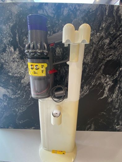 Dyson V10 Cordless Vacuum Cleaner