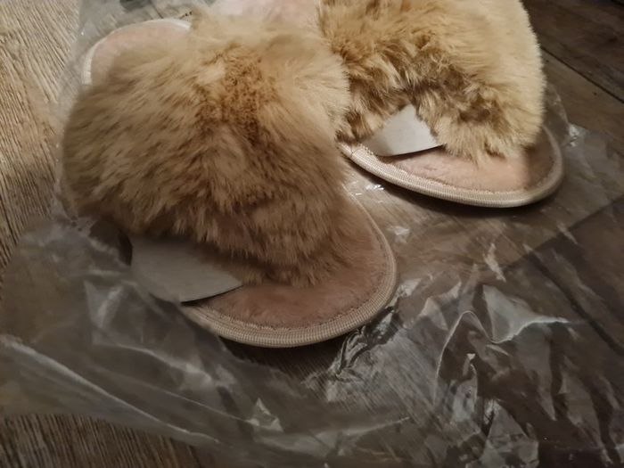 PLT fur slipper bnwt