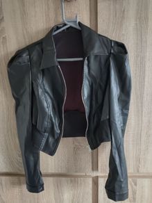 Black jacket Size s sm Price 38 EURO