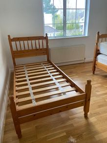 2 Single Pine Beds