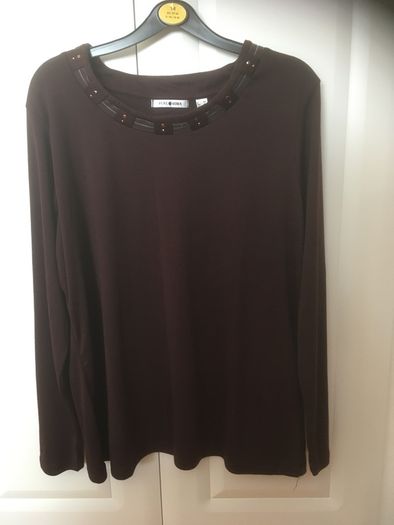 BRAND NEW Punt Roma Long Sleeve Top, Size L