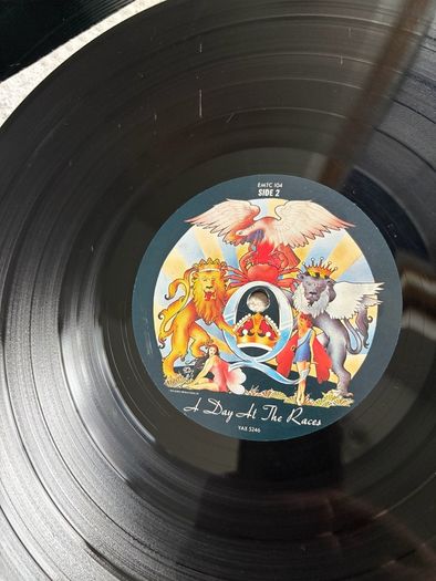 Queen vinyl lp