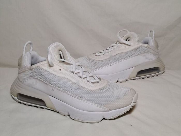 nike air max 2090 size 6 eu 39 white in excellent condition