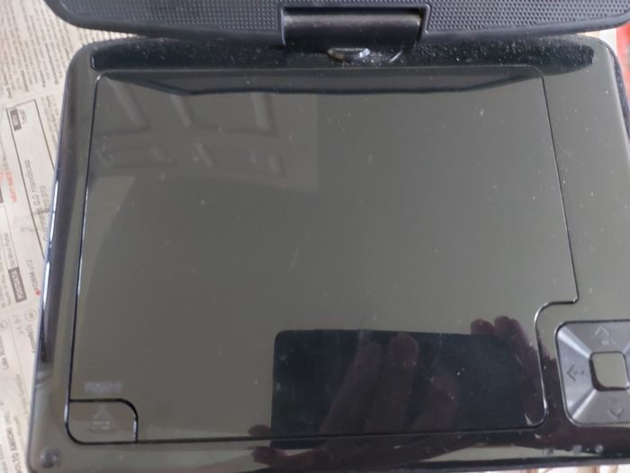 5 Portable DVD Players, all working, but no charges for them, all in very good condition