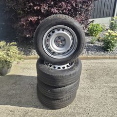 Steel rims with tyres x4