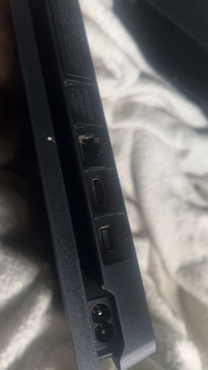 Selling 2 ps4 2 xbox 1's and a wheel set