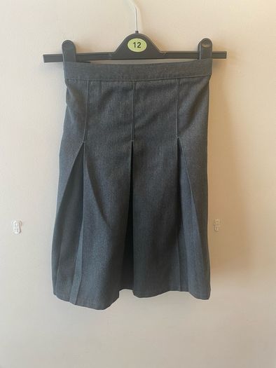 M&S grey skirt (age 9-10)