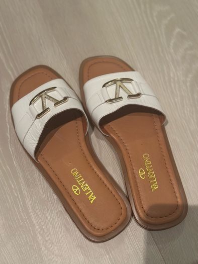 Womens slides