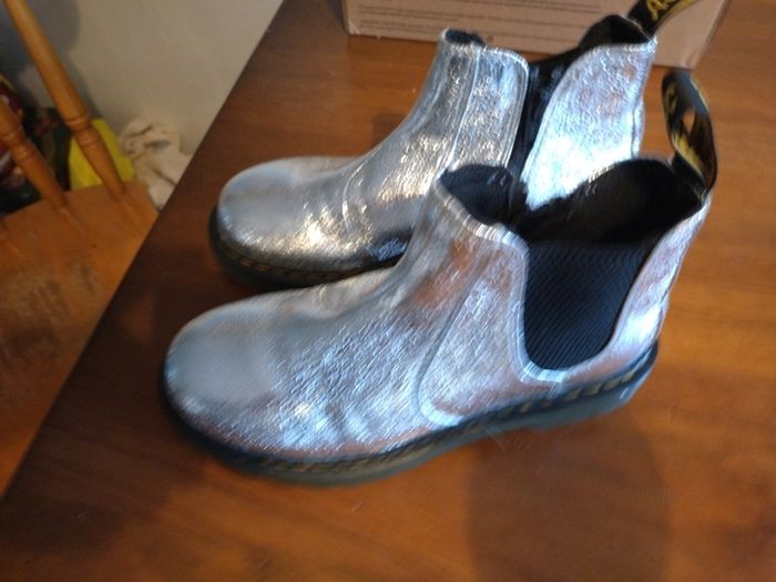 Dr Martens Youth 2976 Crinkle Metallic Chelsea Boots Silver UK1