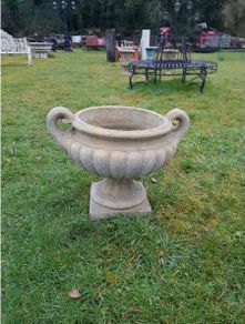 Victorian Urn EG009