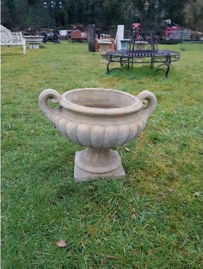 Victorian Urn EG009
