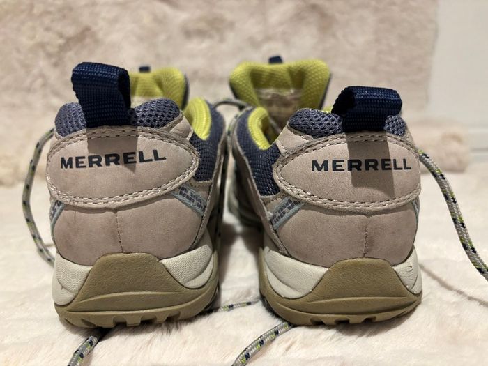 Ladies Merrell Walking Shoes (size 4)