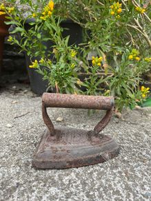 Victorian cast iron flat iron doorstop pub decor etc