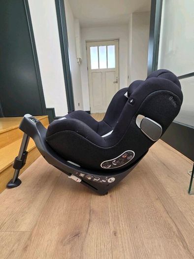 Cybex Car Seat with Isofix  base.