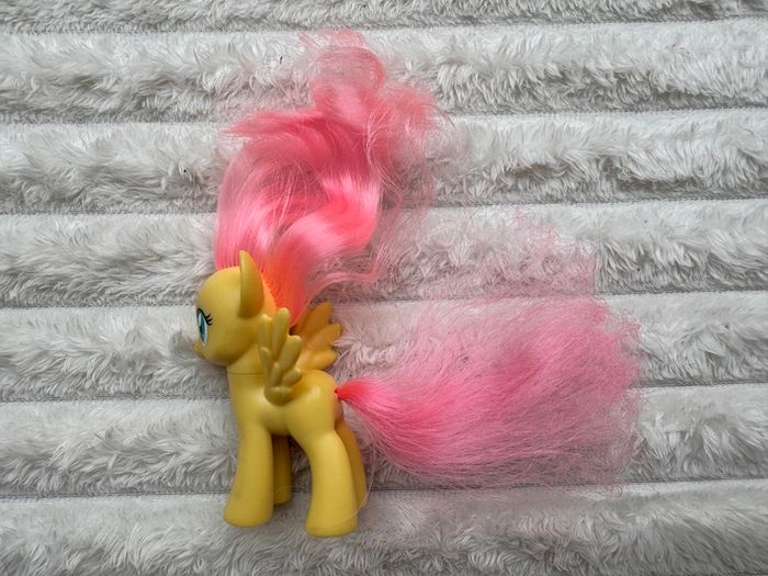 My Little Pony Cutie Mark Magic Fluttershy approx. 9 cm. Used Please see photos