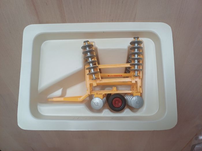 Britains Disc Harrow Vintage Farm Model Boxed MINT