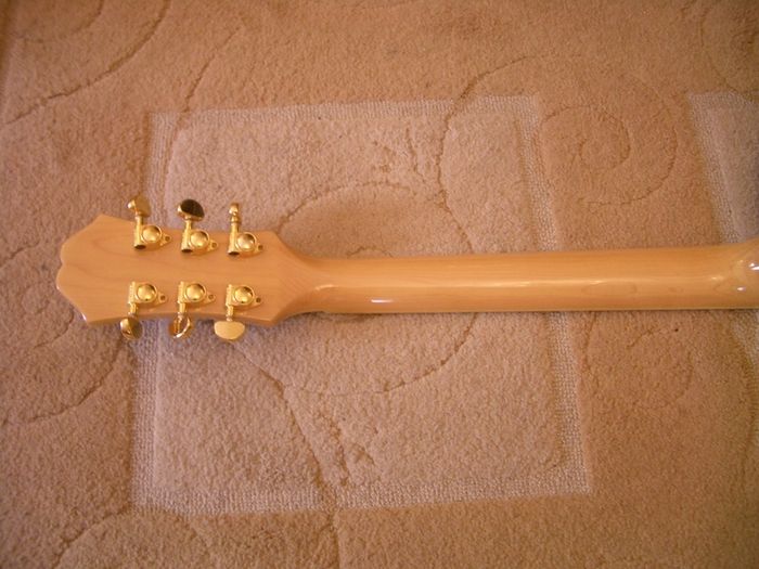 Epiphone EJ-200 SCE / N Electro Acoustic Guitar