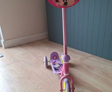Three wheel Scooters