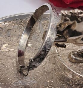 Vintage sterling silver bangle