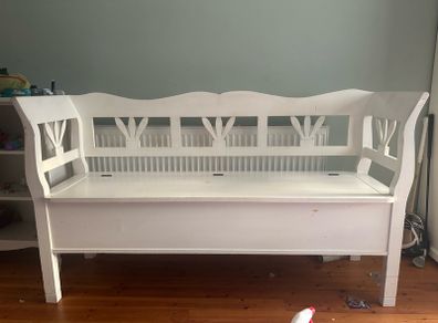 Solid wood bench