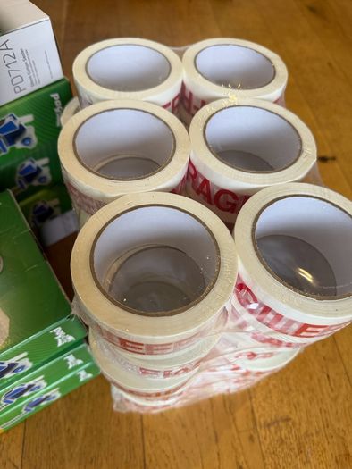 9 x Brand New tape dispensing guns & 36 x rolls of FRAGILE tape