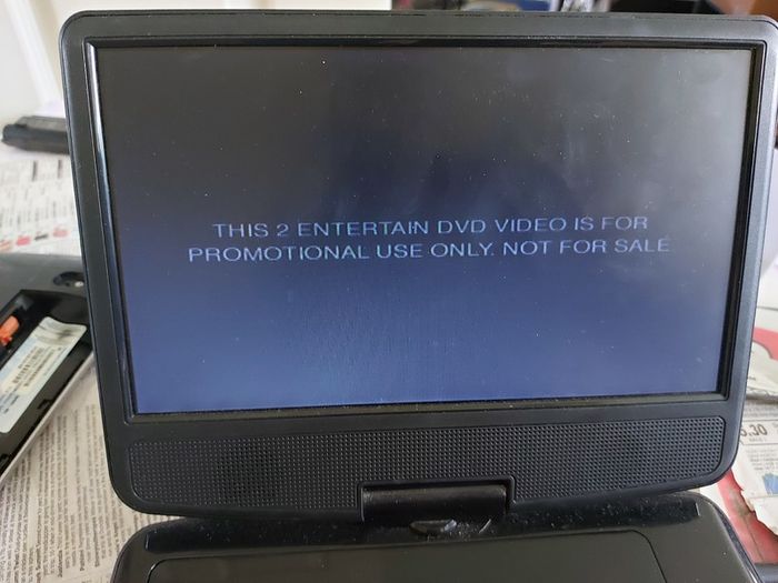 5 Portable DVD Players, all working, but no charges for them, all in very good condition