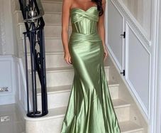 Rosie's closet dress
