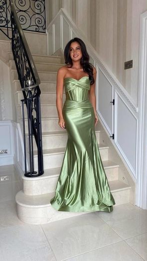 Rosie's closet dress