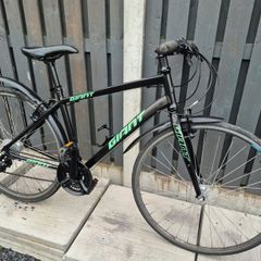 Giant Hybrid Bike - Great Condition open to all offers