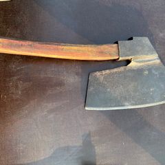 Goosewing hewing axe