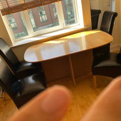 Dining table + 4 leather chairs
