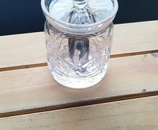 Crystal condiment