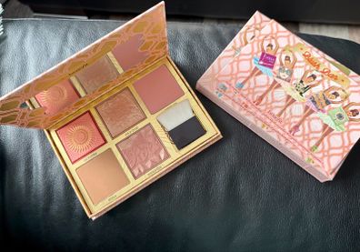 Benefit Face Blush Bar Full 5 Pan Face Palette.Discontinued