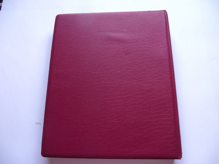 The Stamps of Canada-Loose Leaf Album in binder by Stanley Gibbons