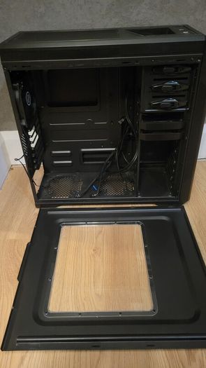 2 PC Cases and motherboard Z390 Designare