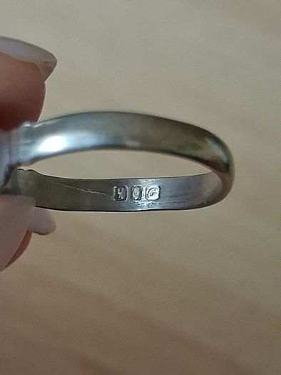 Vintage silver claddagh ring