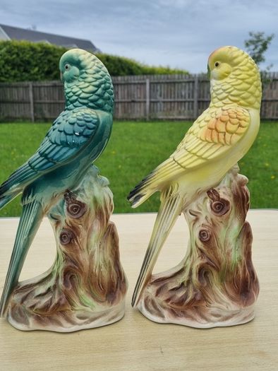 Pair of Capodimonte parrots