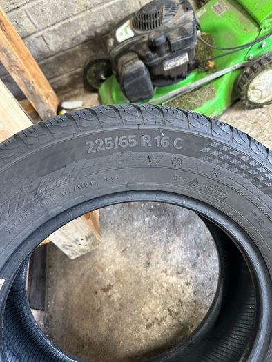 225/65/16 Continental Tyres X2 (Van Tyres)