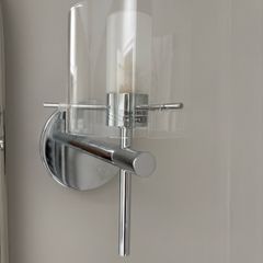 Bathroom wall light