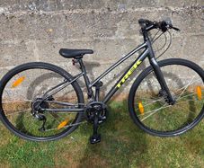 Ladies Trek FX2 bike