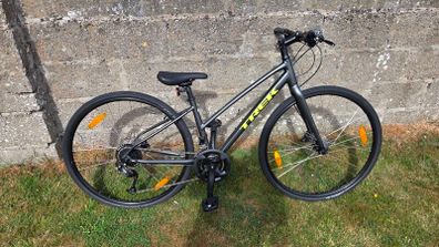 Ladies Trek FX2 bike
