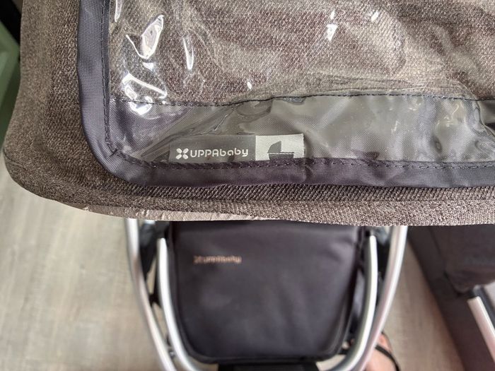 Uppababy Cruz V2 buggy and bassinet