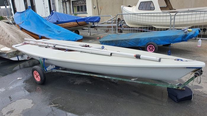 Complete Laser sailboat with all rigs in very good condition