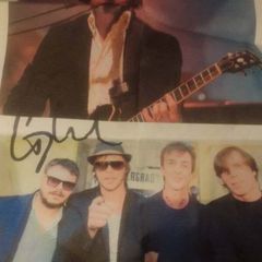 Signed band photograph - music memorabilia. Gaz Coombes From Supergrass.