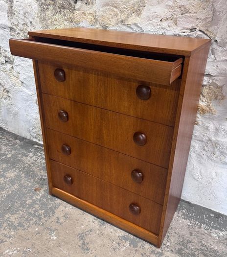 Vintage Chest Of Drawers