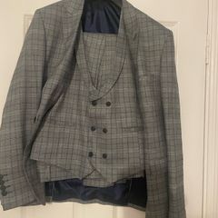Mens 3 Piece Suit Karl Jhones small to medium